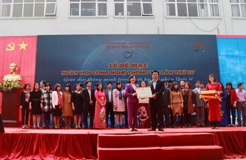 Phòng GD & ĐT quận Long Biên tham gia Ngày Hội Công nghệ thông tin cấp Thành phố